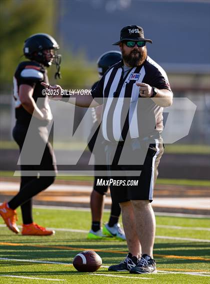 Thumbnail 2 in Grand Saline vs Palmer photogallery.