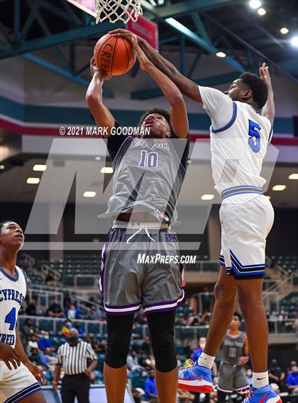 Thumbnail 2 in Cypress Creek vs Ridge Point (UIL 6A Regional Quarterfinal Playoff) photogallery.