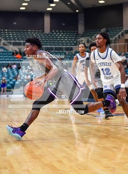 Thumbnail 2 in Cypress Creek vs Ridge Point (UIL 6A Regional Quarterfinal Playoff) photogallery.