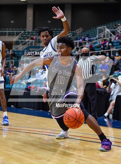 Thumbnail 3 in Cypress Creek vs Ridge Point (UIL 6A Regional Quarterfinal Playoff) photogallery.