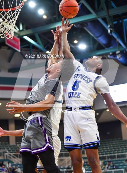 Thumbnail 3 in Cypress Creek vs Ridge Point (UIL 6A Regional Quarterfinal Playoff) photogallery.