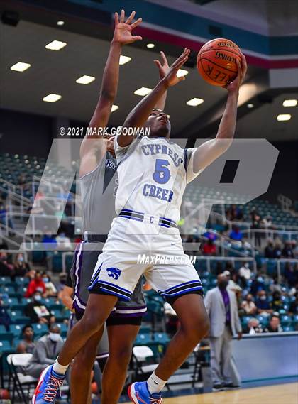 Thumbnail 2 in Cypress Creek vs Ridge Point (UIL 6A Regional Quarterfinal Playoff) photogallery.