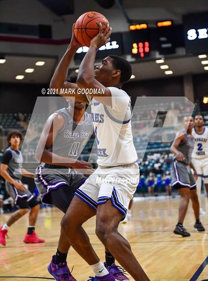 Thumbnail 2 in Cypress Creek vs Ridge Point (UIL 6A Regional Quarterfinal Playoff) photogallery.