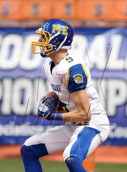Thumbnail 2 in Schalmont vs. Maine-Endwell (NYSPHSAA Class B Final) photogallery.