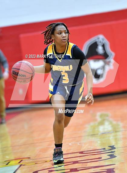 Thumbnail 3 in Lindenwold vs Cinnaminson (NJSIAA South Group 2 Round 1) photogallery.