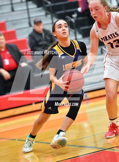 Thumbnail 3 in Lindenwold vs Cinnaminson (NJSIAA South Group 2 Round 1) photogallery.