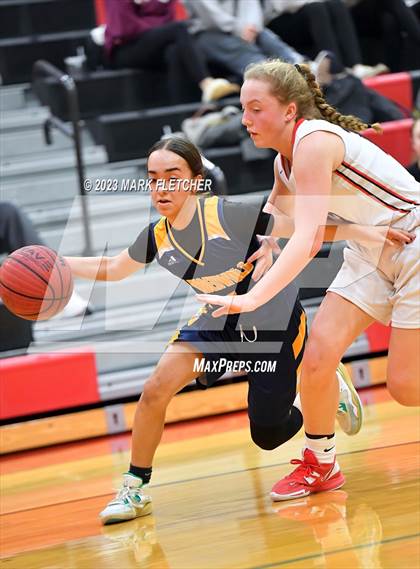Thumbnail 2 in Lindenwold vs Cinnaminson (NJSIAA South Group 2 Round 1) photogallery.
