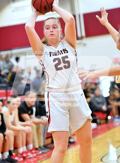 Thumbnail 3 in Lindenwold vs Cinnaminson (NJSIAA South Group 2 Round 1) photogallery.