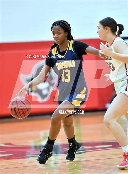 Thumbnail 3 in Lindenwold vs Cinnaminson (NJSIAA South Group 2 Round 1) photogallery.