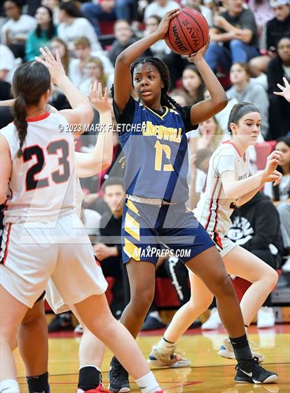 Thumbnail 3 in Lindenwold vs Cinnaminson (NJSIAA South Group 2 Round 1) photogallery.