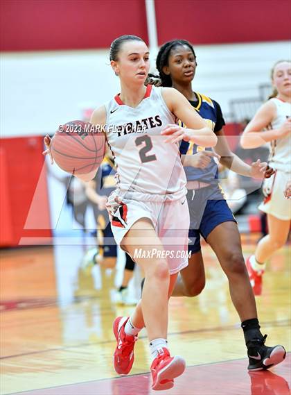Thumbnail 3 in Lindenwold vs Cinnaminson (NJSIAA South Group 2 Round 1) photogallery.