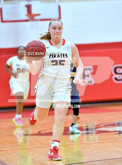 Thumbnail 3 in Lindenwold vs Cinnaminson (NJSIAA South Group 2 Round 1) photogallery.
