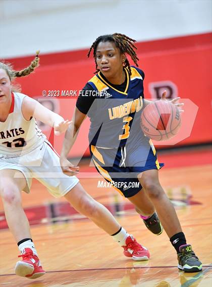 Thumbnail 3 in Lindenwold vs Cinnaminson (NJSIAA South Group 2 Round 1) photogallery.