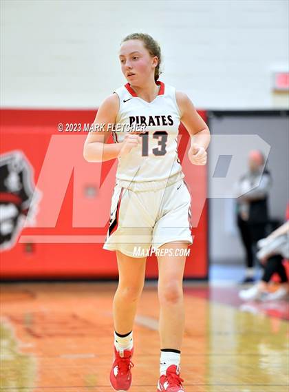 Thumbnail 3 in Lindenwold vs Cinnaminson (NJSIAA South Group 2 Round 1) photogallery.
