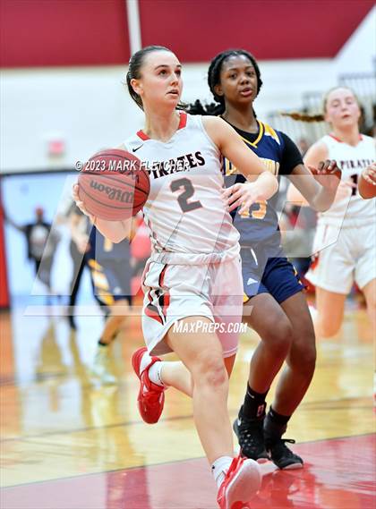 Thumbnail 1 in Lindenwold vs Cinnaminson (NJSIAA South Group 2 Round 1) photogallery.