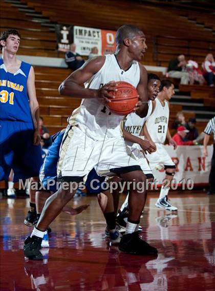 Thumbnail 3 in Olympian vs. San Dimas (Orange Holiday Classic) photogallery.