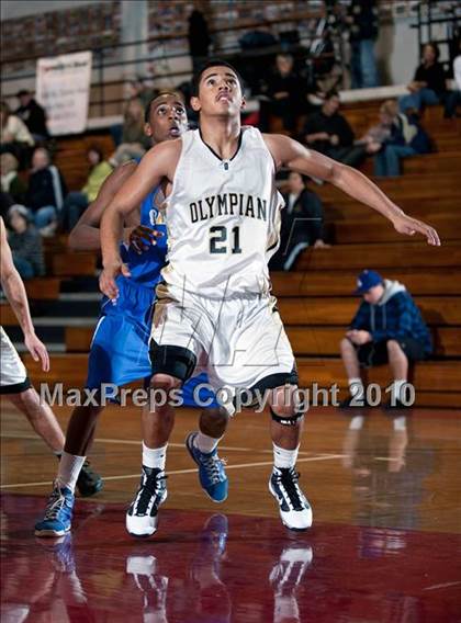 Thumbnail 1 in Olympian vs. San Dimas (Orange Holiday Classic) photogallery.