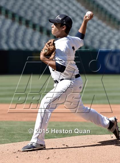 Thumbnail 2 in JSerra Catholic vs. St. John Bosco photogallery.