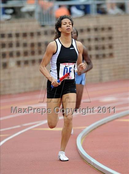 Thumbnail 2 in 117th Penn Relays (Girls 4x800 Large Schools Event 106) photogallery.