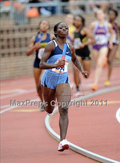 Thumbnail 3 in 117th Penn Relays (Girls 4x800 Large Schools Event 106) photogallery.