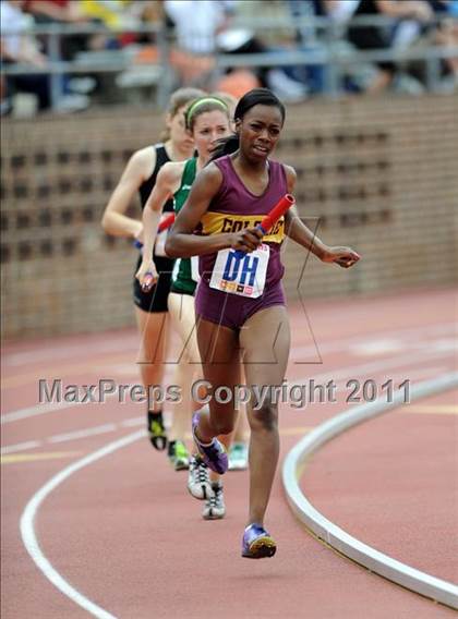 Thumbnail 3 in 117th Penn Relays (Girls 4x800 Large Schools Event 106) photogallery.