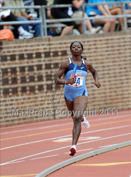 Thumbnail 1 in 117th Penn Relays (Girls 4x800 Large Schools Event 106) photogallery.