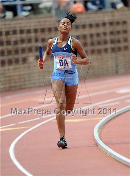 Thumbnail 3 in 117th Penn Relays (Girls 4x800 Large Schools Event 106) photogallery.
