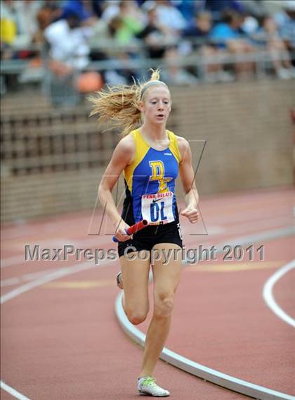 Thumbnail 3 in 117th Penn Relays (Girls 4x800 Large Schools Event 106) photogallery.