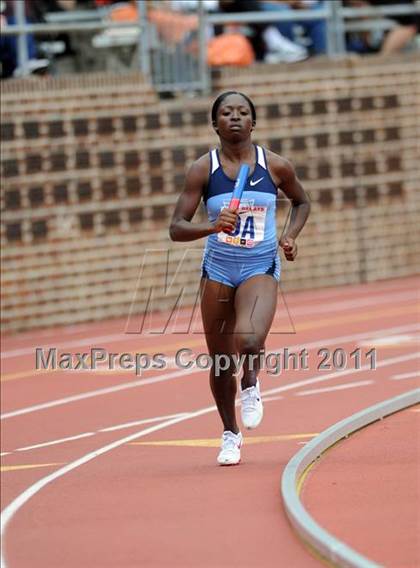 Thumbnail 2 in 117th Penn Relays (Girls 4x800 Large Schools Event 106) photogallery.