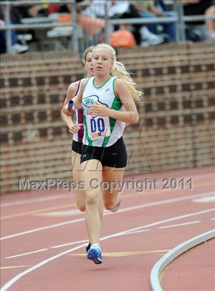 Thumbnail 1 in 117th Penn Relays (Girls 4x800 Large Schools Event 106) photogallery.