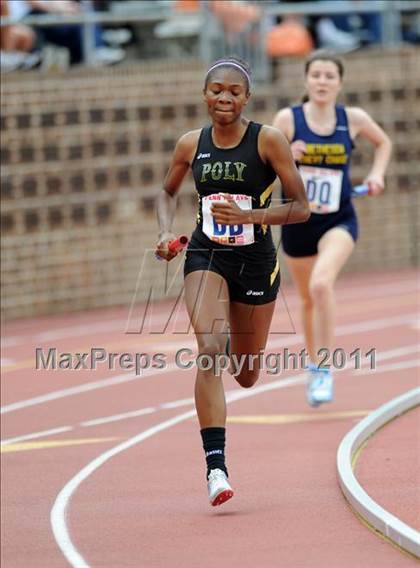 Thumbnail 3 in 117th Penn Relays (Girls 4x800 Large Schools Event 106) photogallery.