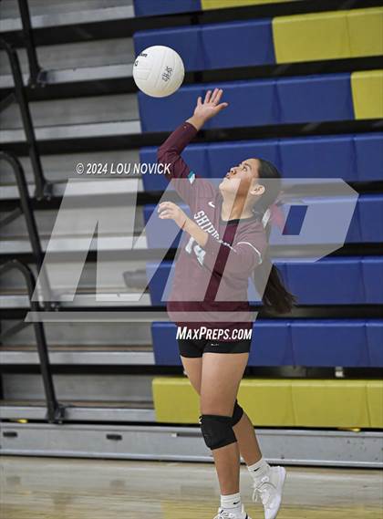 Thumbnail 2 in Santa Fe vs Shiprock (Tourtnament of Champions at Santa Fe High) photogallery.