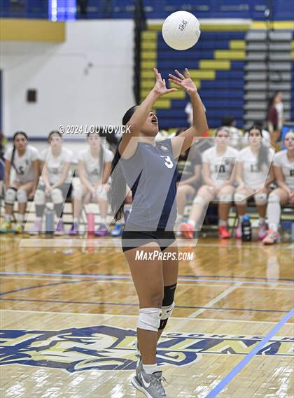 Thumbnail 2 in Santa Fe vs Shiprock (Tourtnament of Champions at Santa Fe High) photogallery.