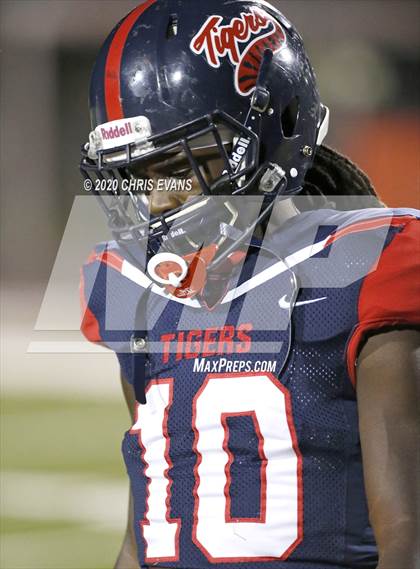Thumbnail 1 in Madison Central @ South Panola photogallery.