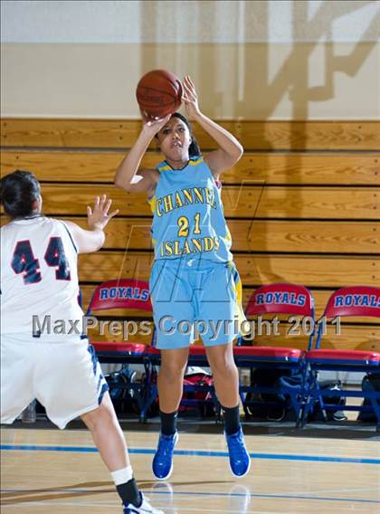 Thumbnail 1 in San Marcos vs Channel Islands (Gold Coast Tournament) photogallery.