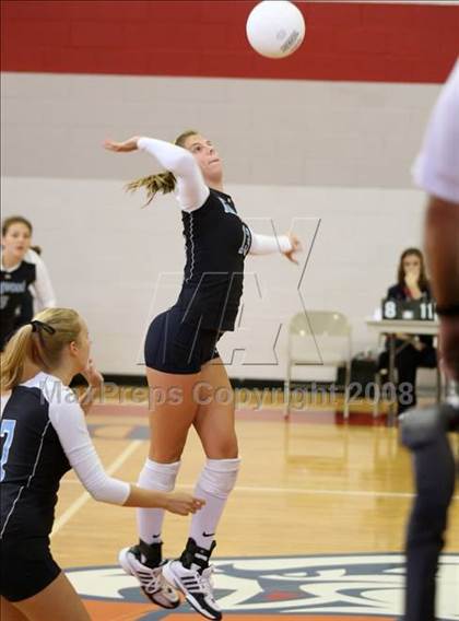 Thumbnail 3 in Kingwood vs Clements (Nike Volleyball Classic) photogallery.
