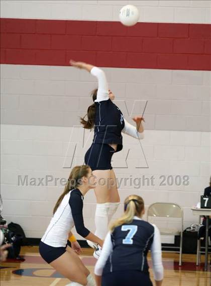 Thumbnail 3 in Kingwood vs Clements (Nike Volleyball Classic) photogallery.