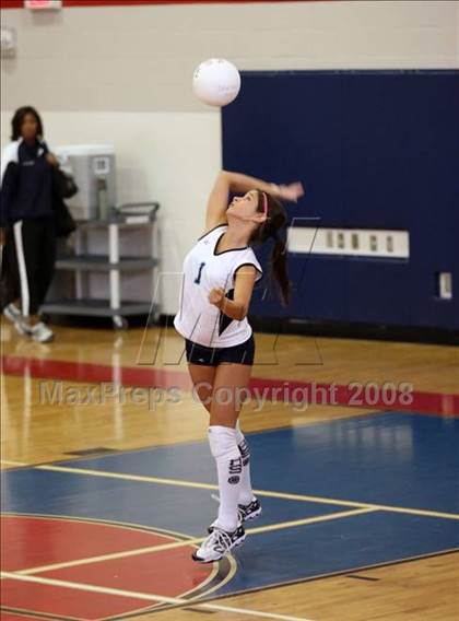 Thumbnail 1 in Kingwood vs Clements (Nike Volleyball Classic) photogallery.