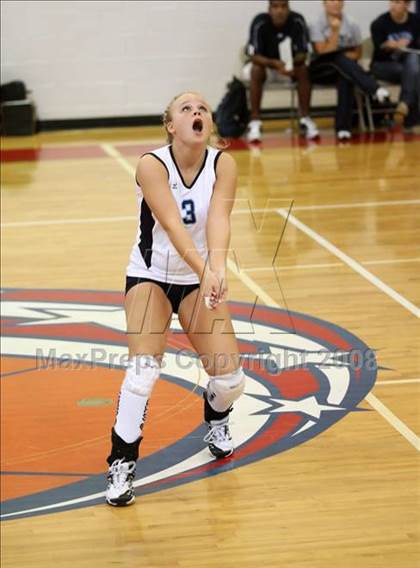 Thumbnail 1 in Kingwood vs Clements (Nike Volleyball Classic) photogallery.