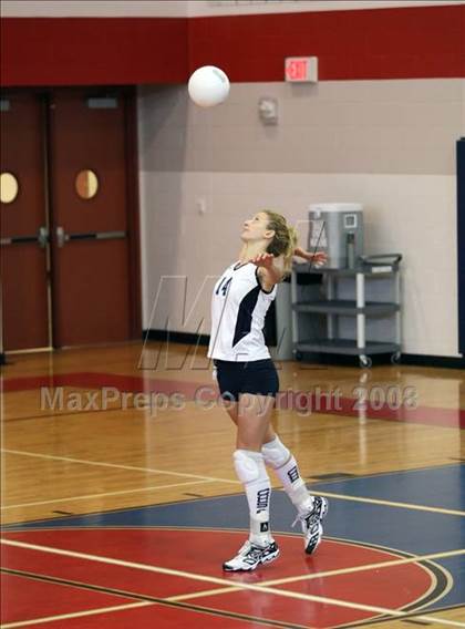 Thumbnail 3 in Kingwood vs Clements (Nike Volleyball Classic) photogallery.