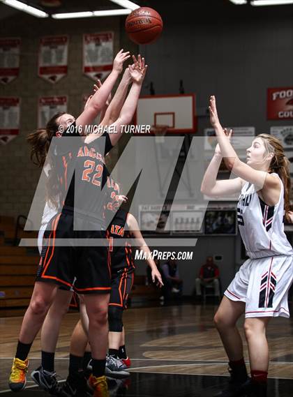 Thumbnail 2 in Foothill vs. Arcata photogallery.