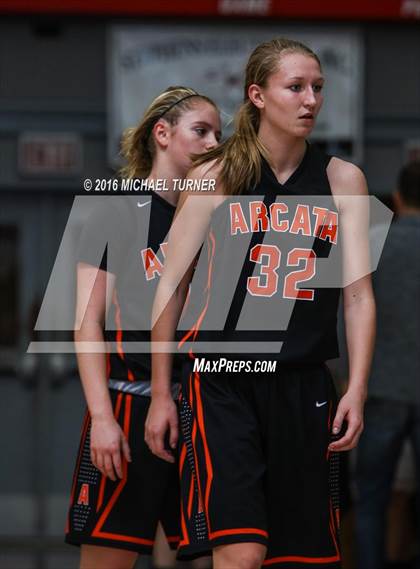 Thumbnail 1 in Foothill vs. Arcata photogallery.