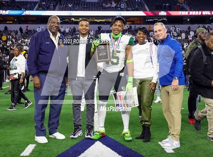 Thumbnail 2 in DeSoto vs. Summer Creek (UIL 6A D2 Football Final Medal Ceremony) photogallery.