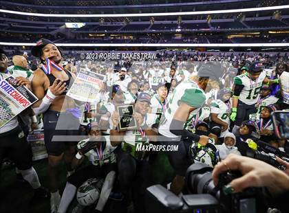 Thumbnail 3 in DeSoto vs. Summer Creek (UIL 6A D2 Football Final Medal Ceremony) photogallery.