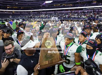 Thumbnail 3 in DeSoto vs. Summer Creek (UIL 6A D2 Football Final Medal Ceremony) photogallery.