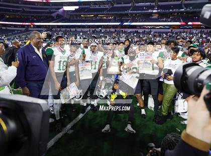 Thumbnail 2 in DeSoto vs. Summer Creek (UIL 6A D2 Football Final Medal Ceremony) photogallery.