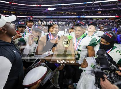 Thumbnail 1 in DeSoto vs. Summer Creek (UIL 6A D2 Football Final Medal Ceremony) photogallery.