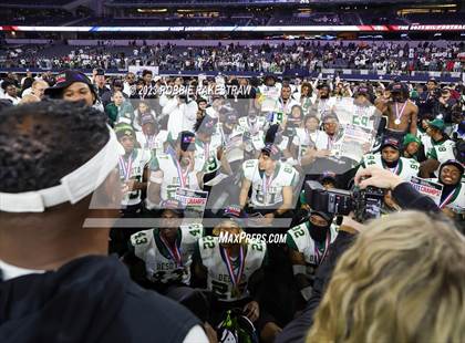 Thumbnail 2 in DeSoto vs. Summer Creek (UIL 6A D2 Football Final Medal Ceremony) photogallery.