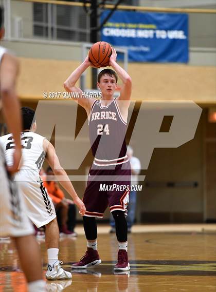 Thumbnail 2 in Brother Rice @ Chicago Mt. Carmel photogallery.