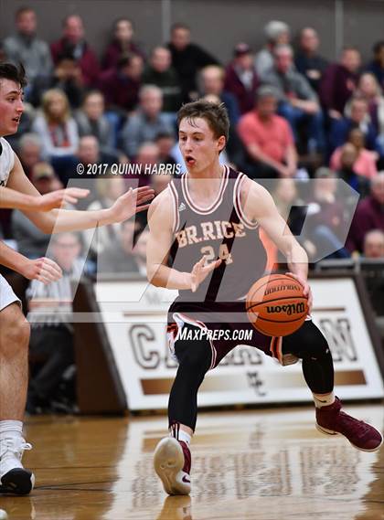 Thumbnail 2 in Brother Rice @ Chicago Mt. Carmel photogallery.